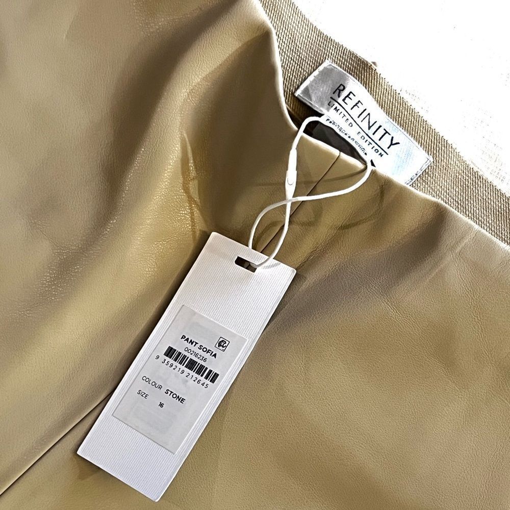 Refinity Sofia Faux Leather Pants NWT Size 16 Stone Pull-On Vegan Leather